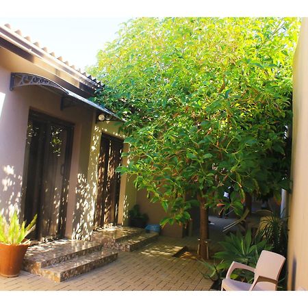 Peace At Home Windhoek Extérieur photo